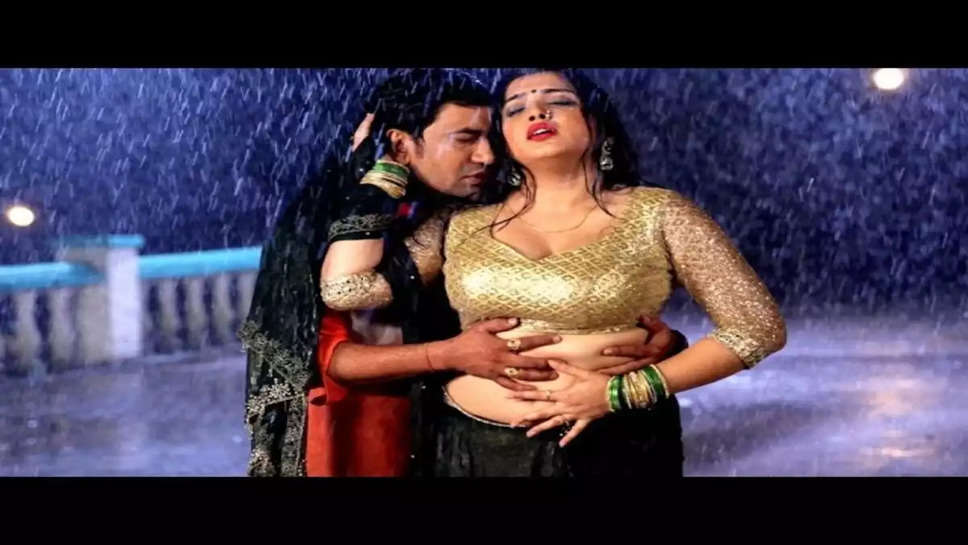 कभी Amrapali तो कभी Kajal को अकेले रूम में चूमते दिखें Nirahua, ये हॉट वीडियो देख मचल उठेगा मन