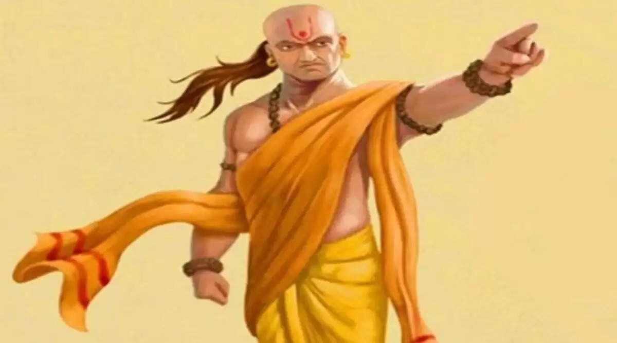 Chanakya Niti: ‘पुत्र चंद्रमा के समान हो, तारों जैसा नहीं’, जानें आचार्य चाणक्य ने क्यों कहीं ये बात