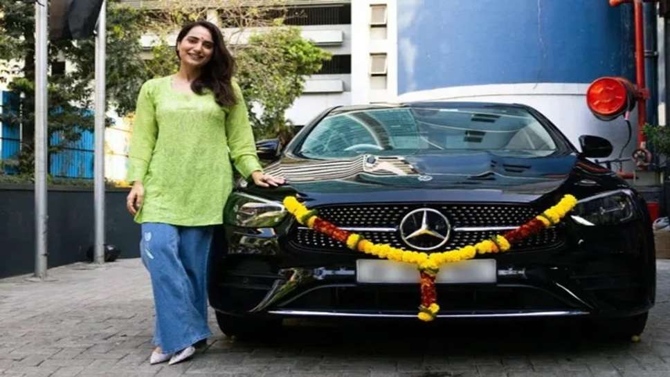 actress, kusha kapila, Mercedes-Benz E Class, Mercedes-Benz, automobile, national